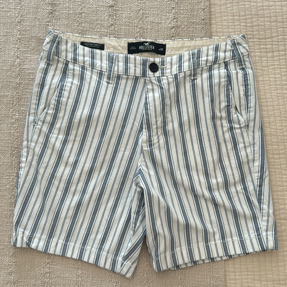 Hollister Men's Striped Flat Front Shorts - White & Blue